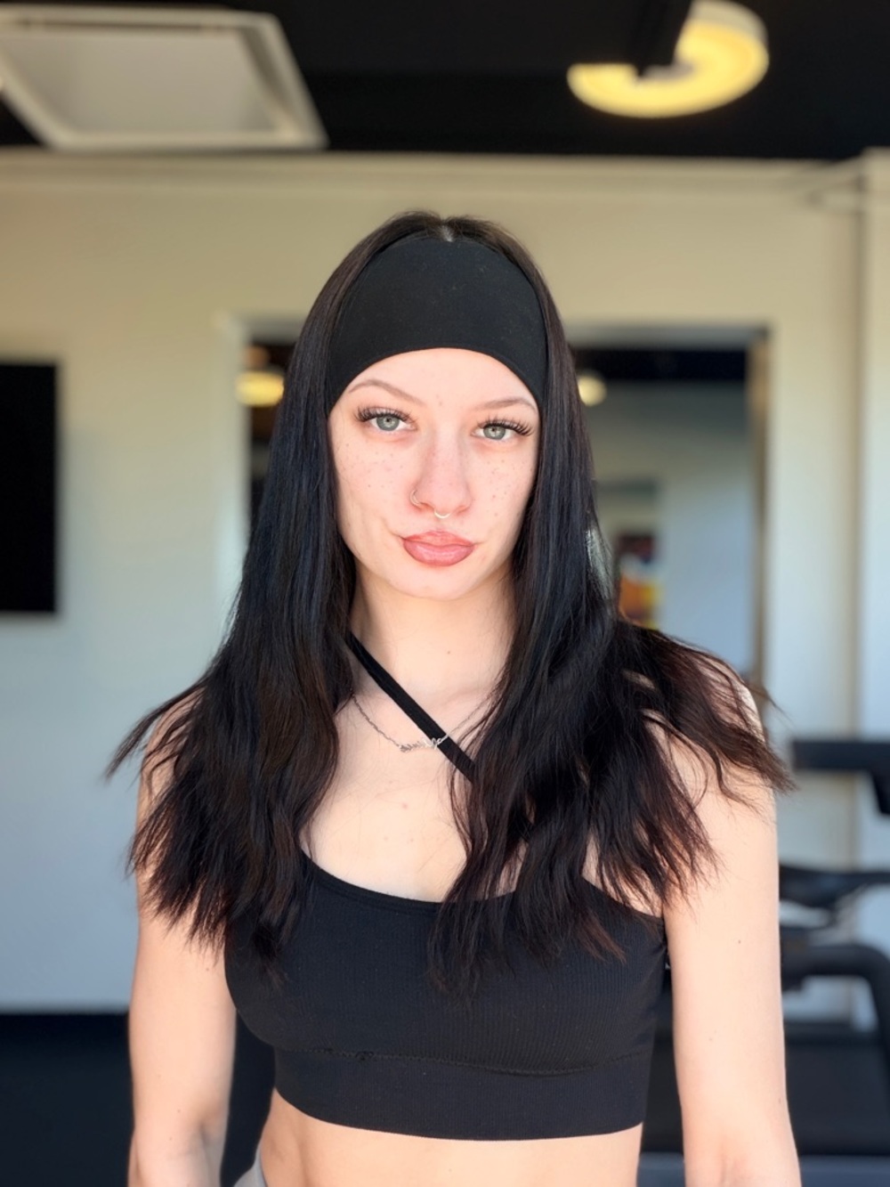 Meet your Posher, Alivia